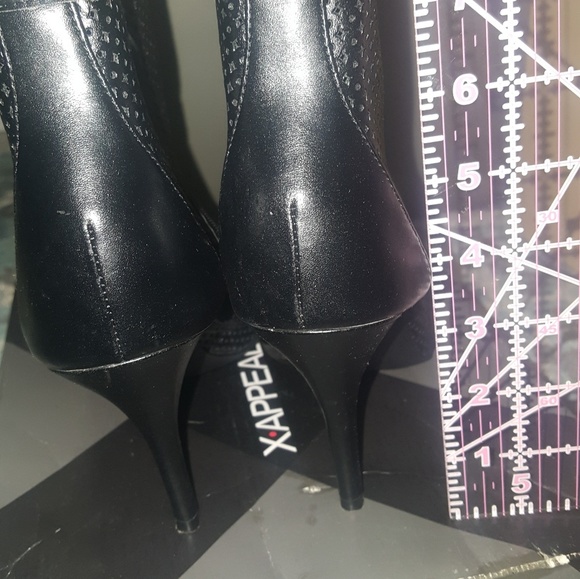 Black faux leather open toed booties - Picture 3 of 5